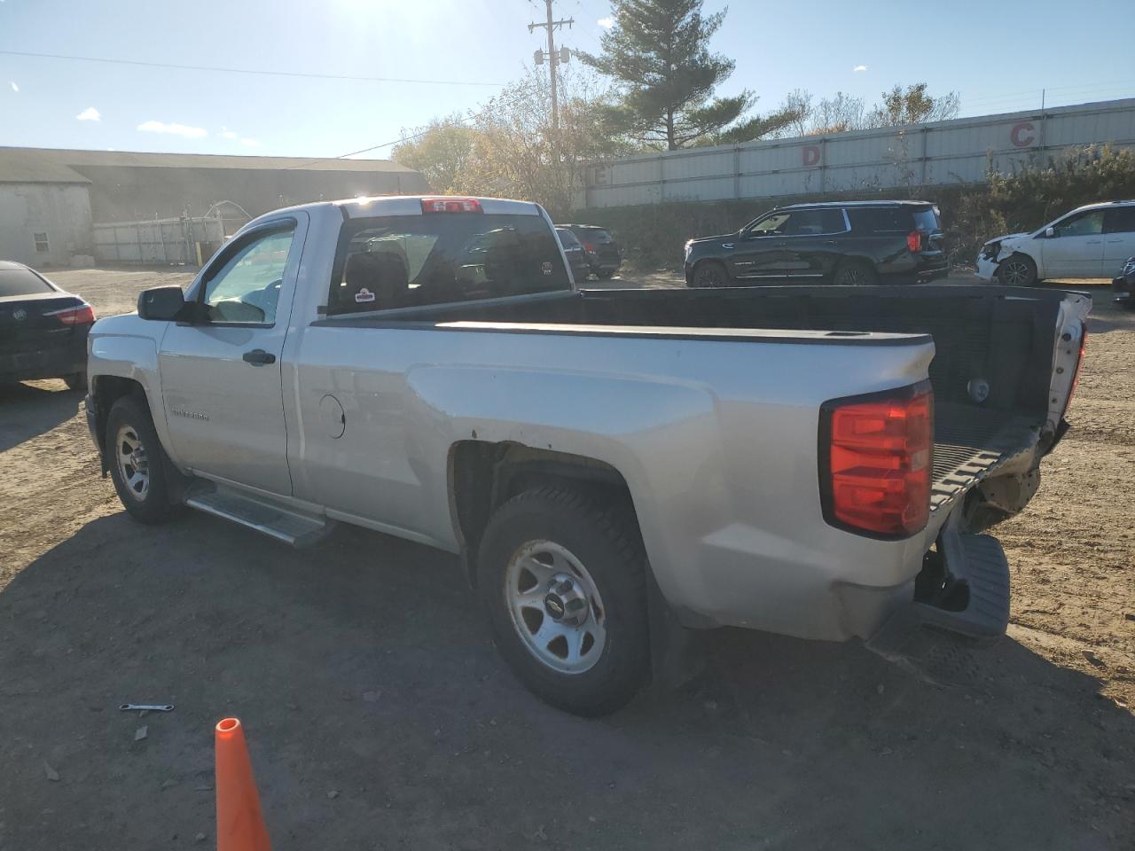 Chevrolet Silverado C1500 Image 2