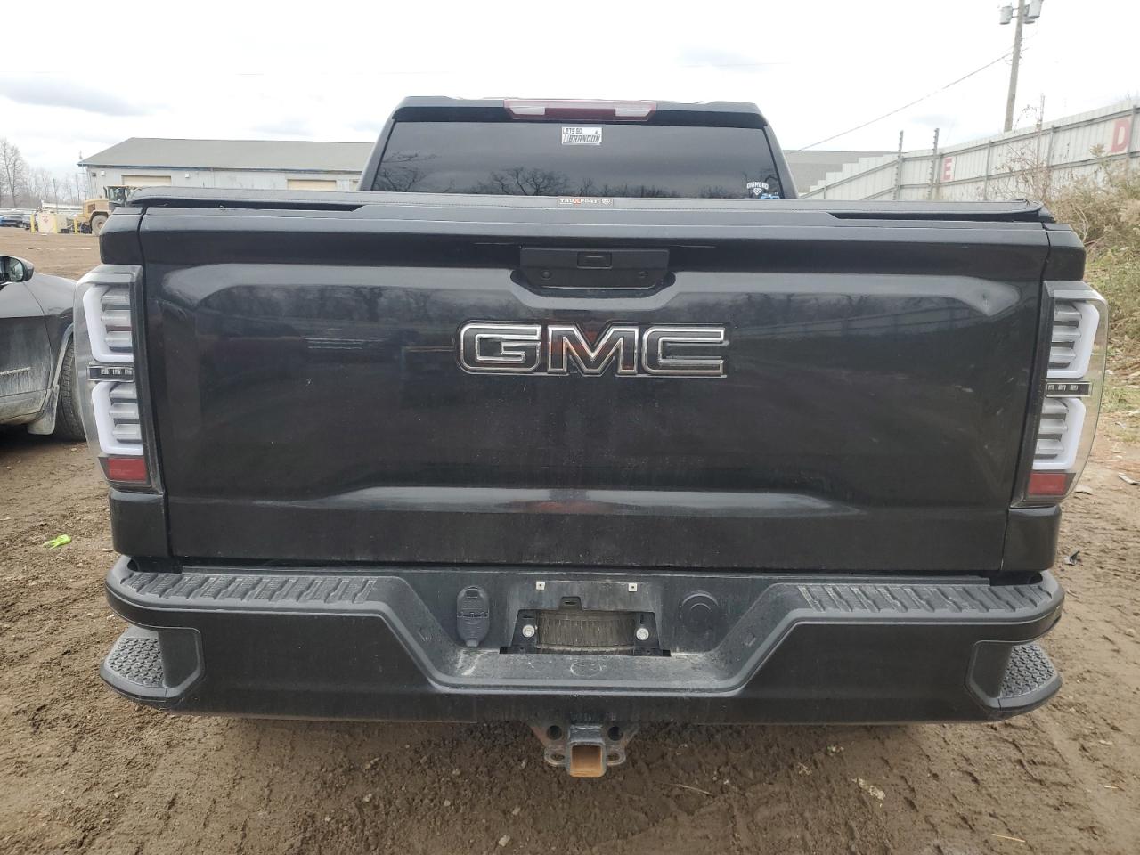 GMC Sierra K1500 Image 8