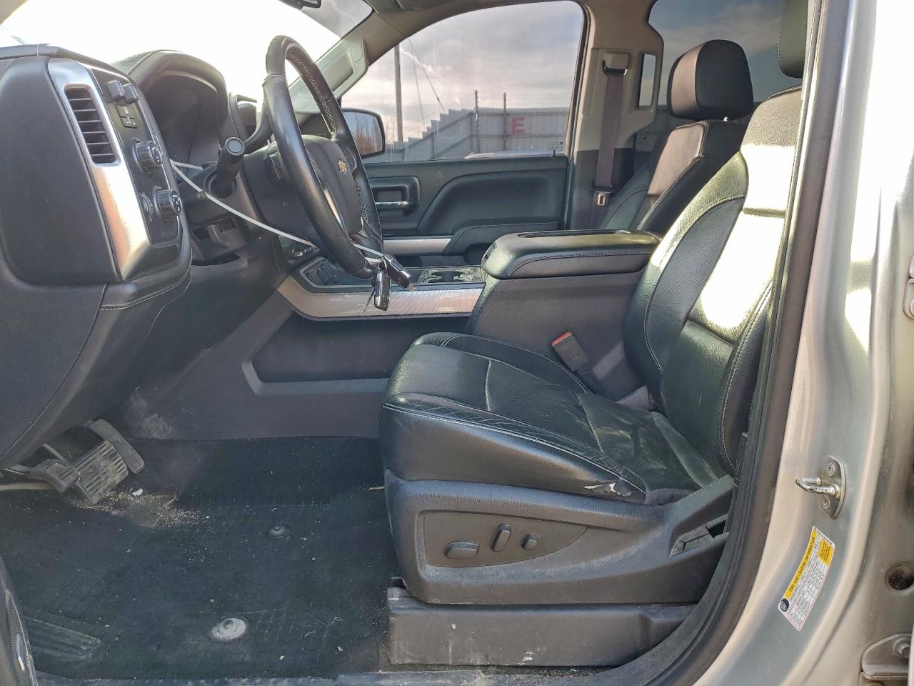 Chevrolet Silverado K1500 Ltz Image 3