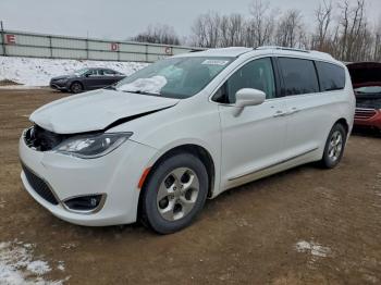  Salvage Chrysler Pacifica
