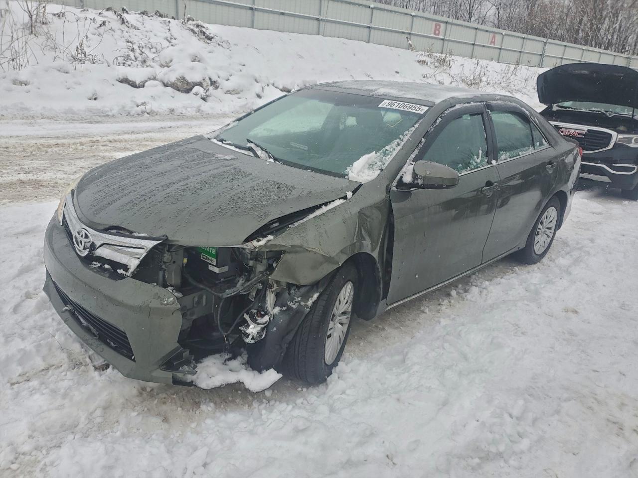 Toyota Camry Base Image 1