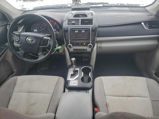 Toyota Camry Base Image 8