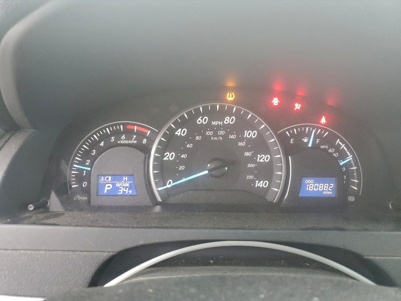 Toyota Camry Base Image 11