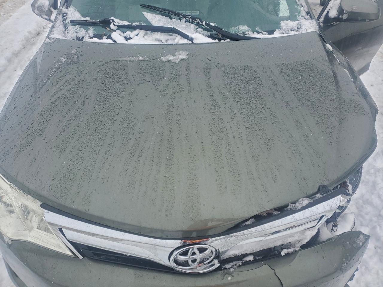 Toyota Camry Base Image 10