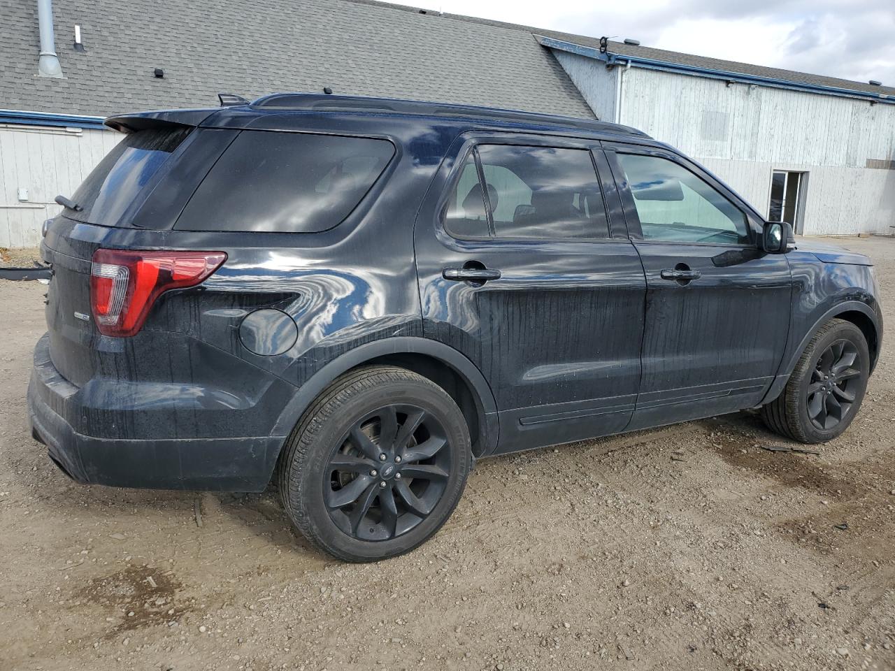 Ford Explorer Sport Image 9