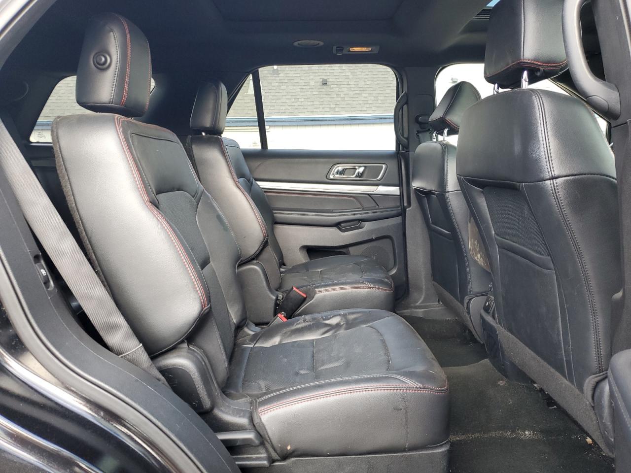 Ford Explorer Sport Image 8