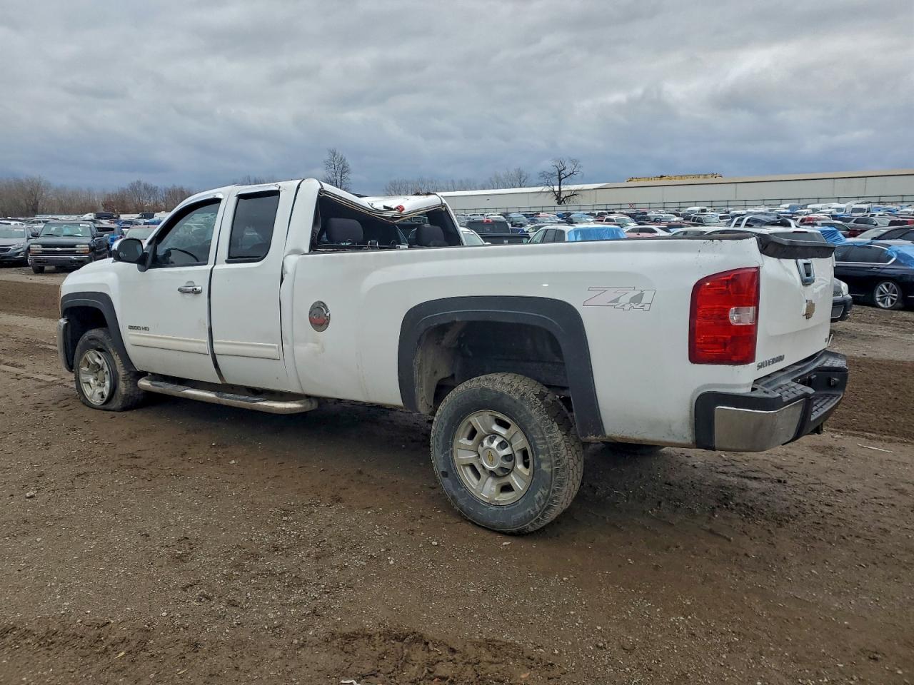 Chevrolet Silverado K2500 Heavy Duty Lt Image 3