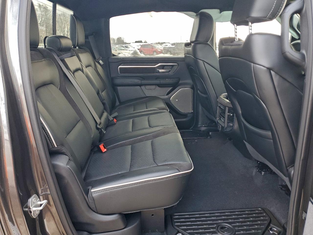 Ram 1500 Laramie Image 8