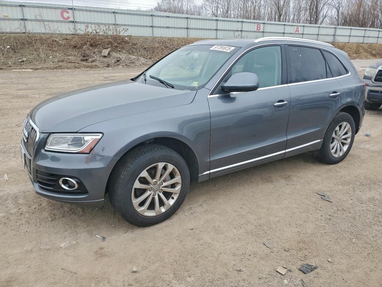 Audi Q5 Premium Plus Image 1