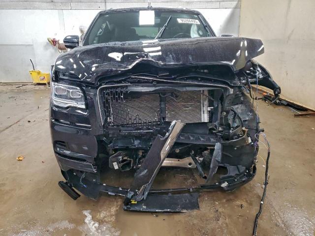 Lincoln Navigator Reserve Image 2