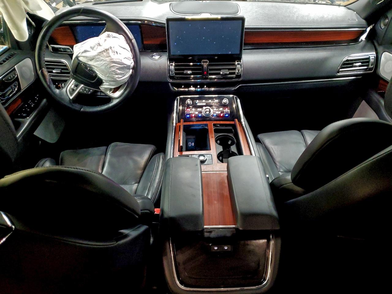 Lincoln Navigator Reserve Image 10