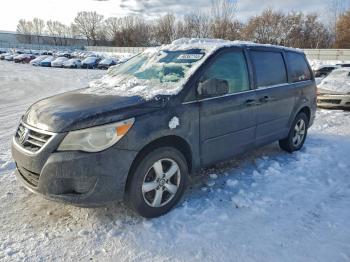  Salvage Volkswagen Routan