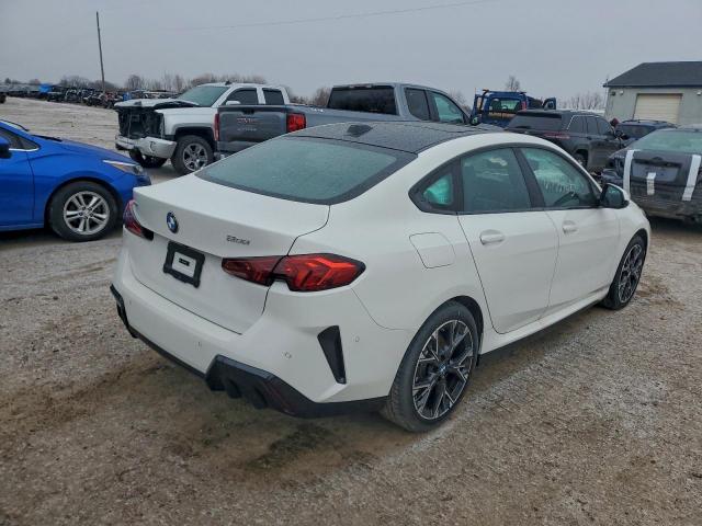 BMW 2 Series Image 12