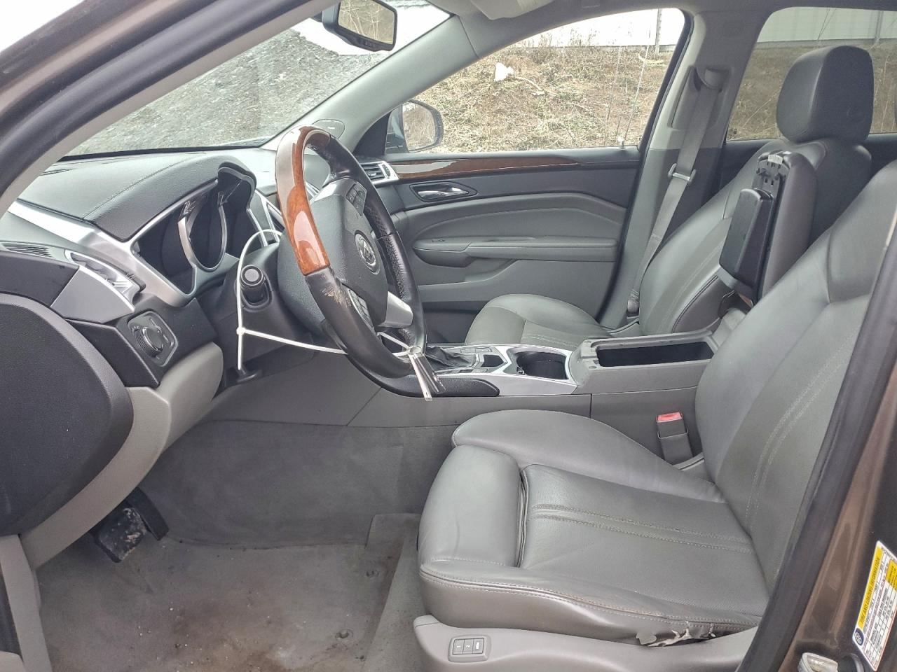 Cadillac SRX Luxury Collection Image 2