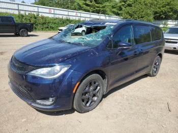  Salvage Chrysler Pacifica