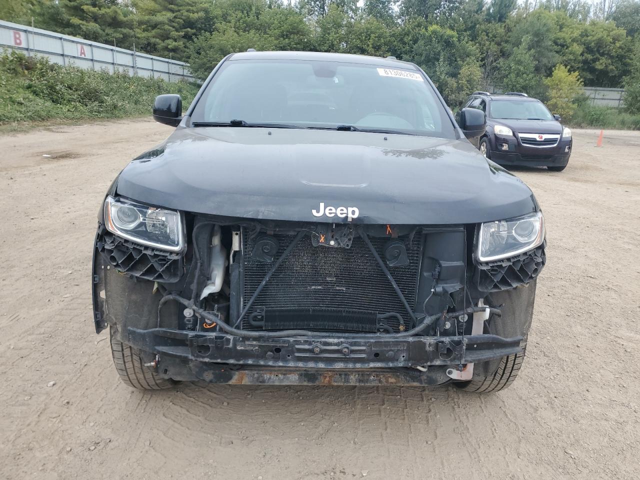 Jeep Grand Cherokee Laredo Image 2