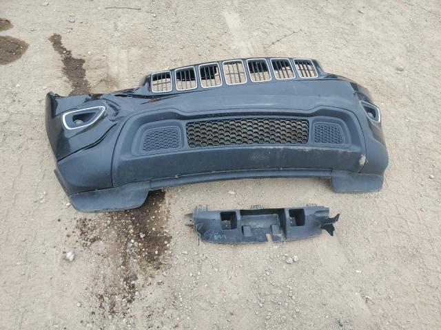 Jeep Grand Cherokee Laredo Image 9