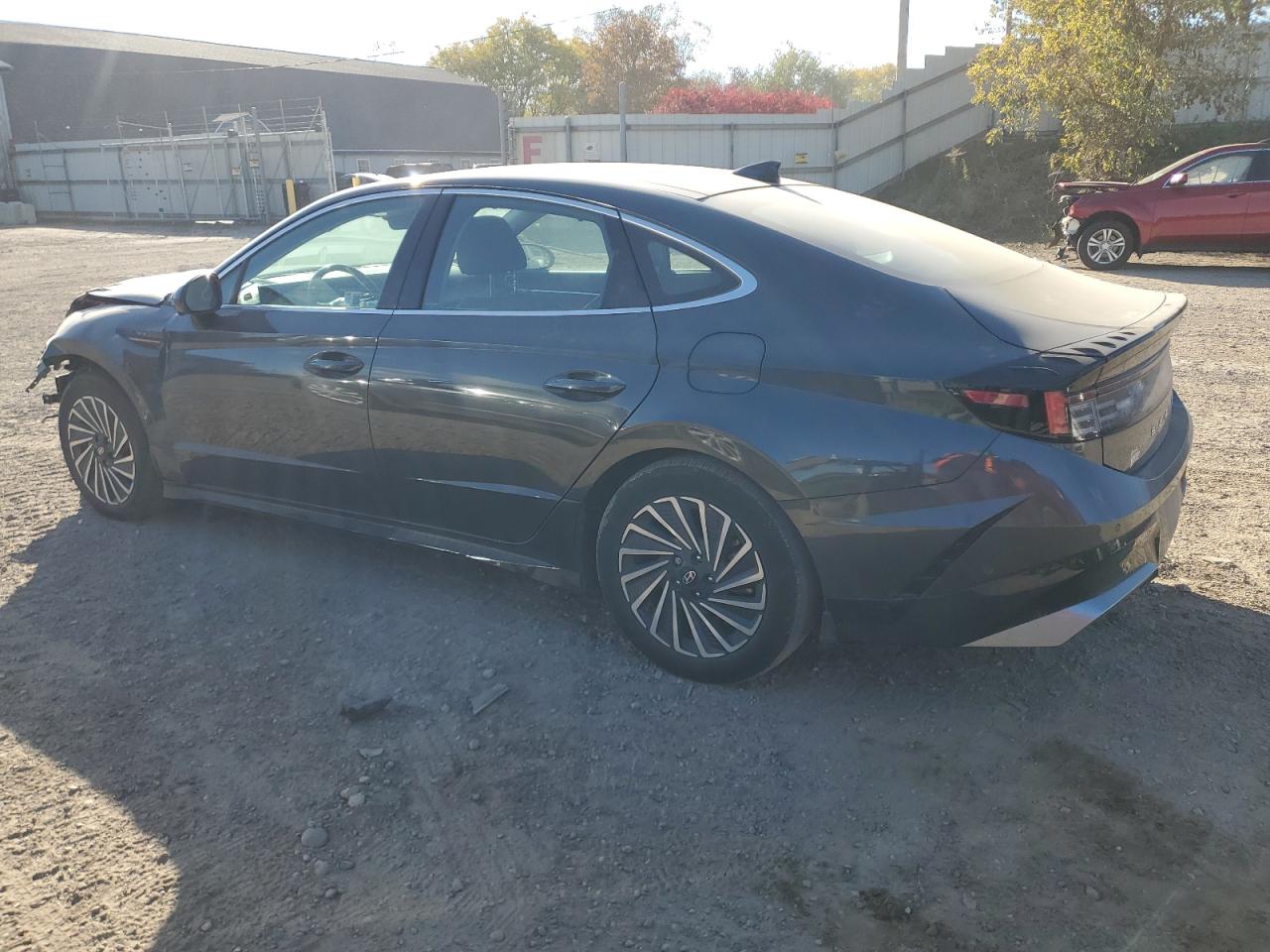 Hyundai SONATA Hybrid Image 2