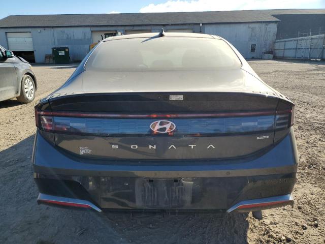 Hyundai SONATA Hybrid Image 12