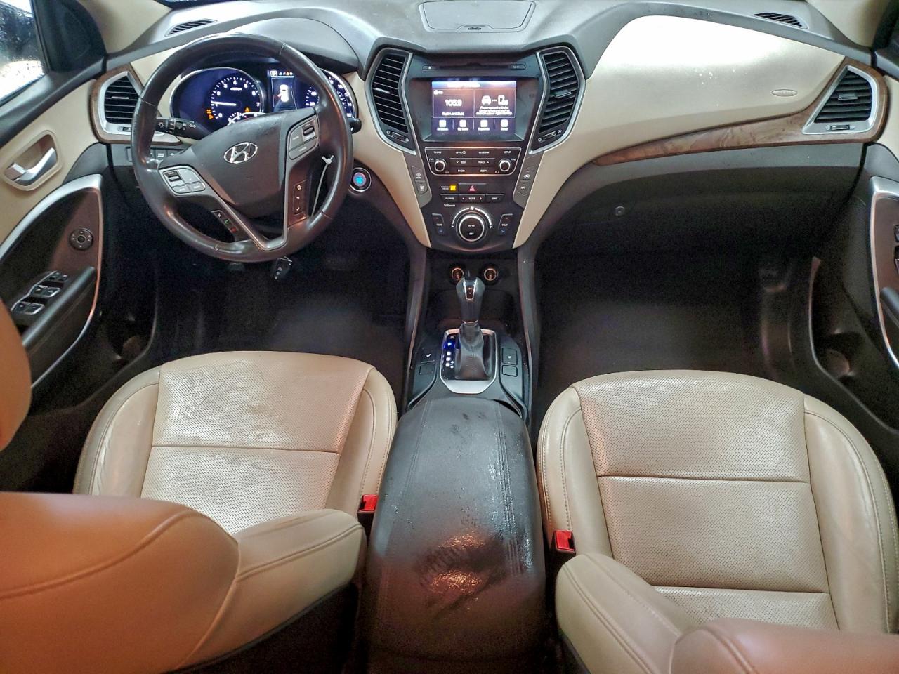 Hyundai SANTA FE Image 7