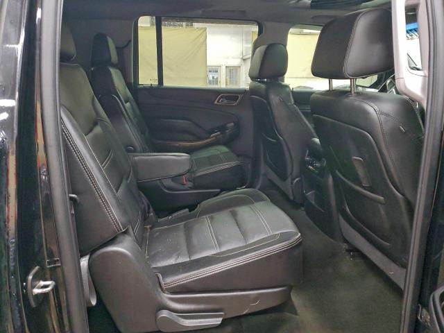 GMC Yukon Denali Image 10