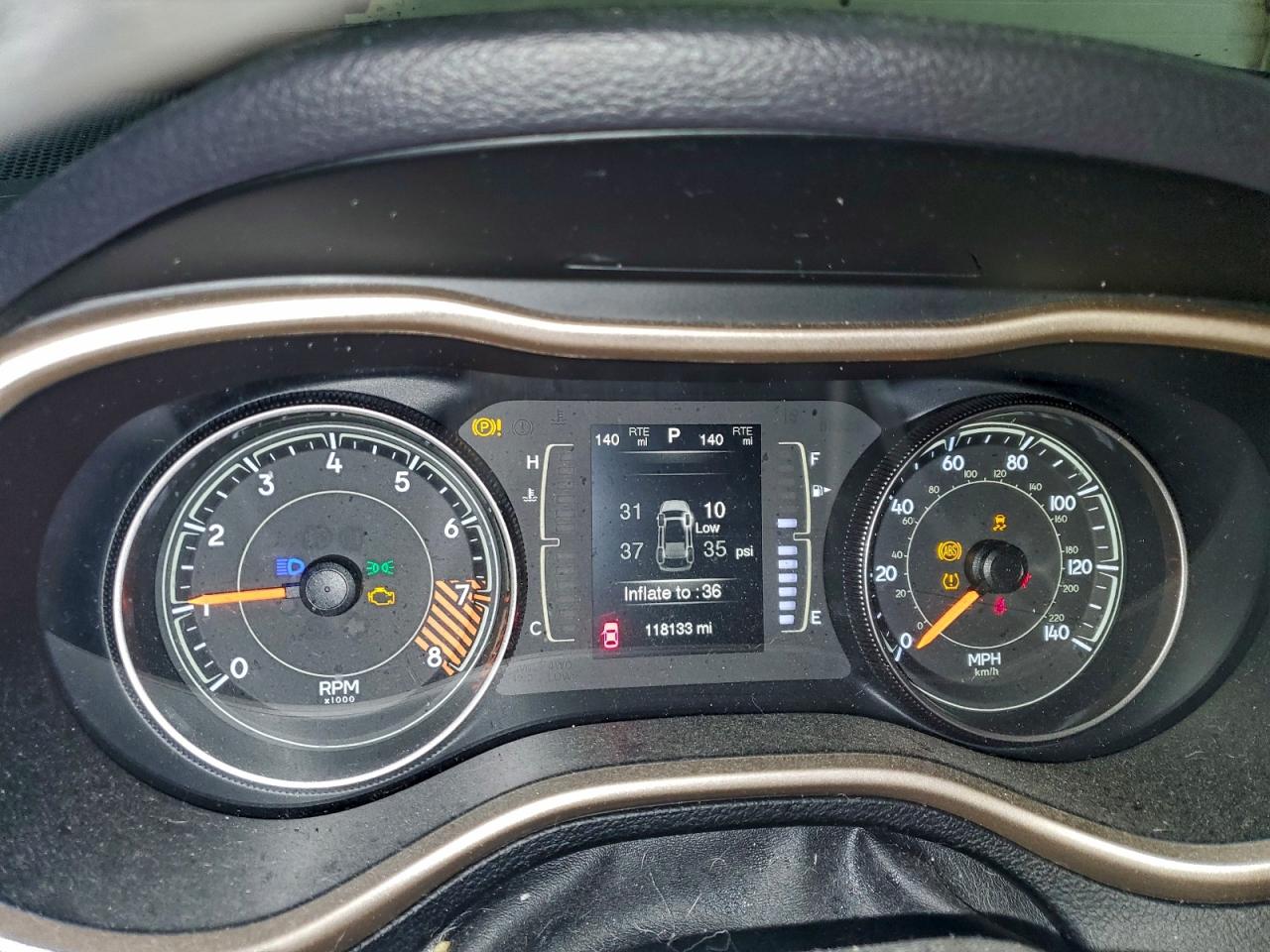 Jeep Grand Cherokee Latitude Image 9