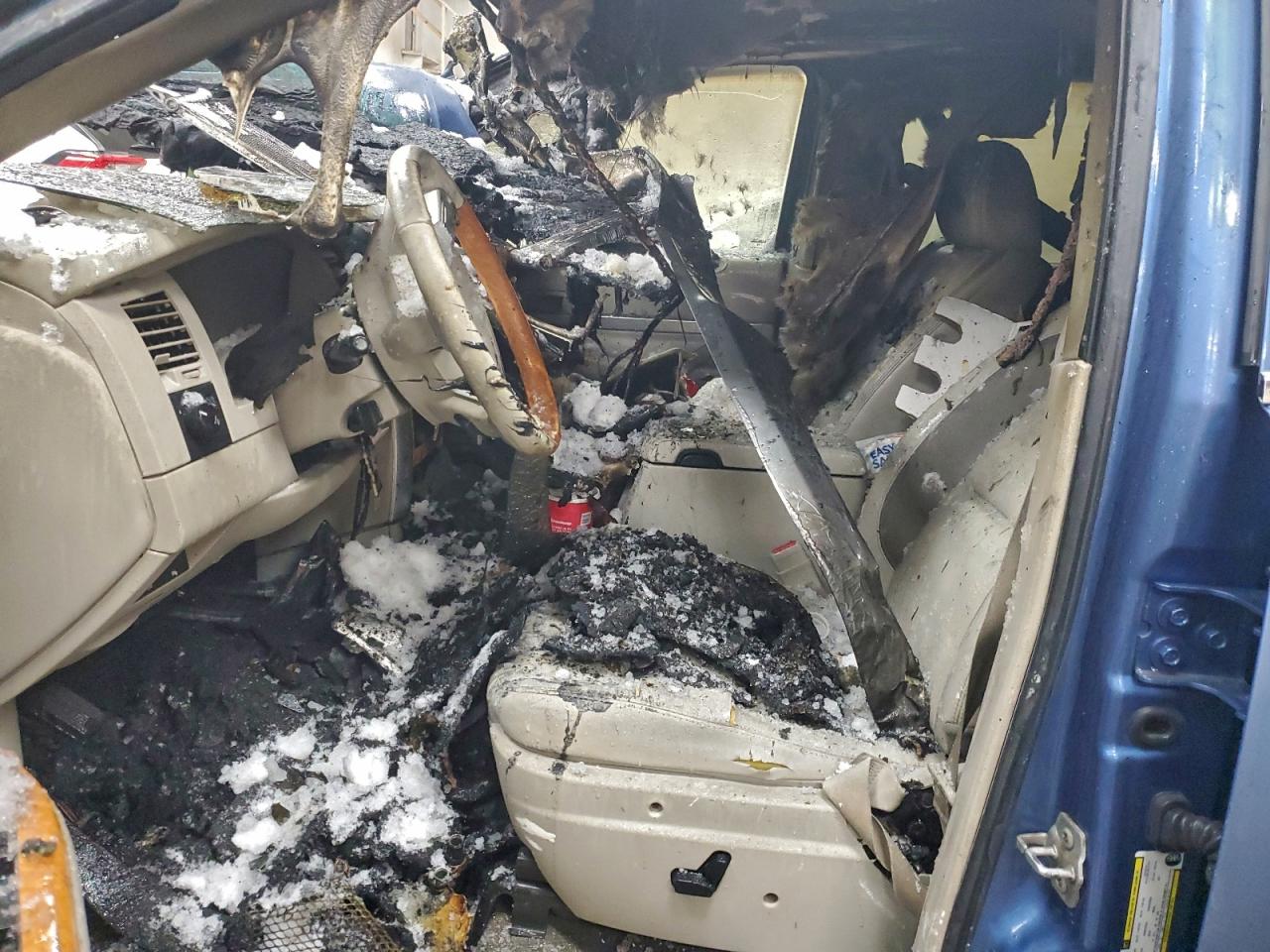 Chrysler Aspen Limited Image 9