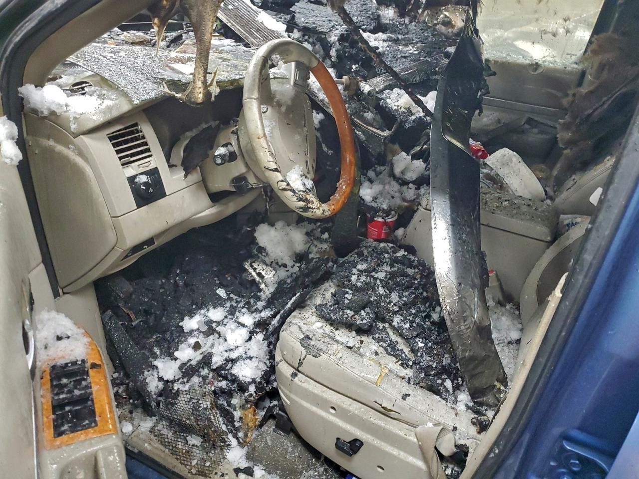 Chrysler Aspen Limited Image 13