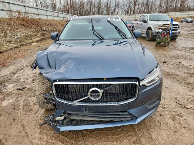 Volvo XC60 T5 Momentum Image 11