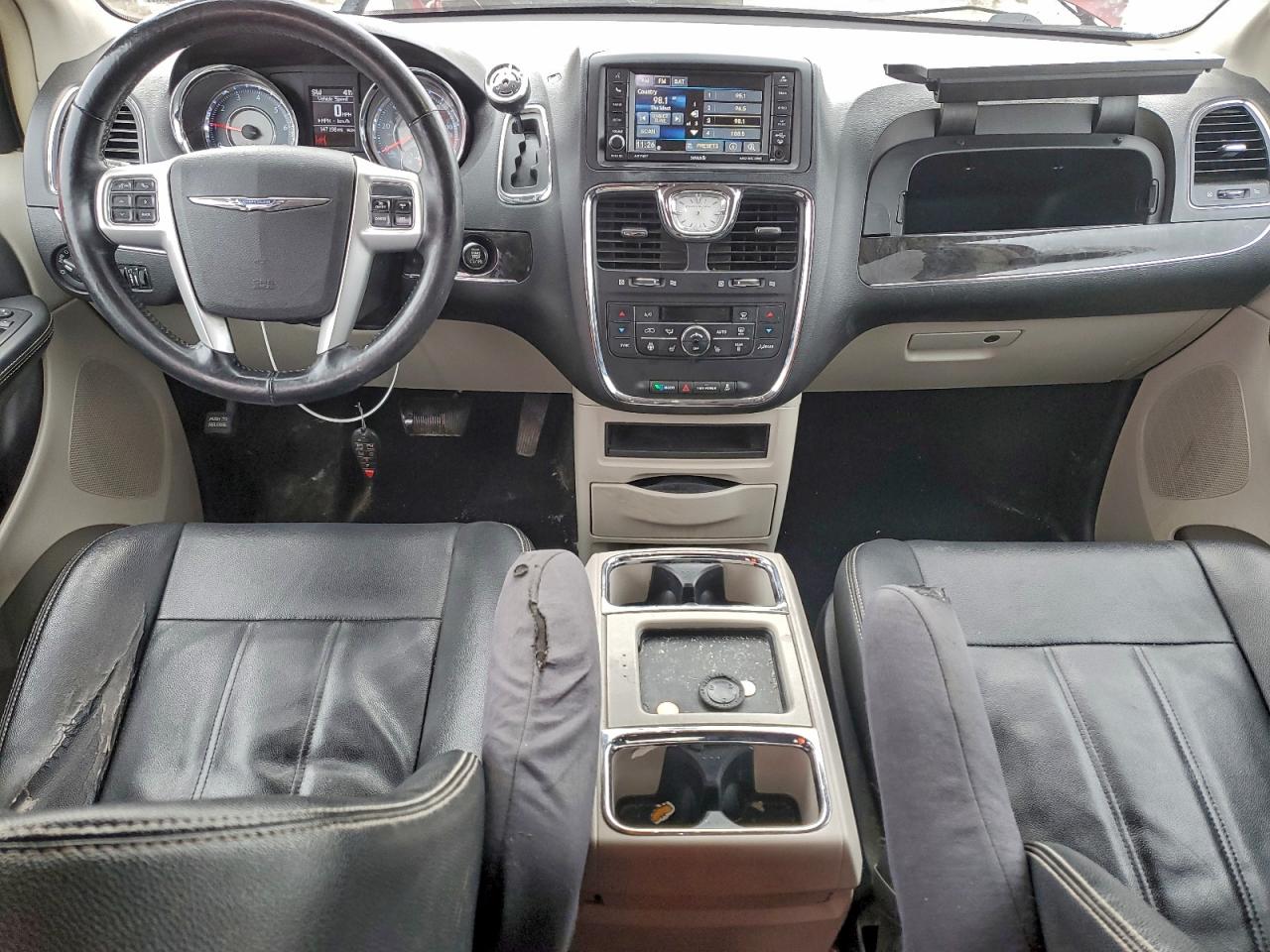 Chrysler Minivan Touring Image 7