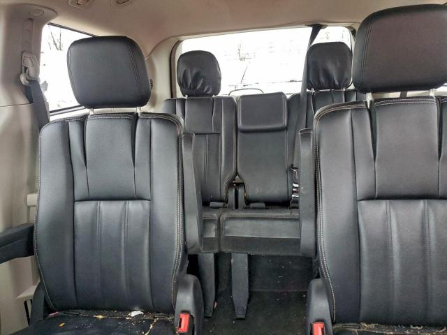 Chrysler Minivan Touring Image 9