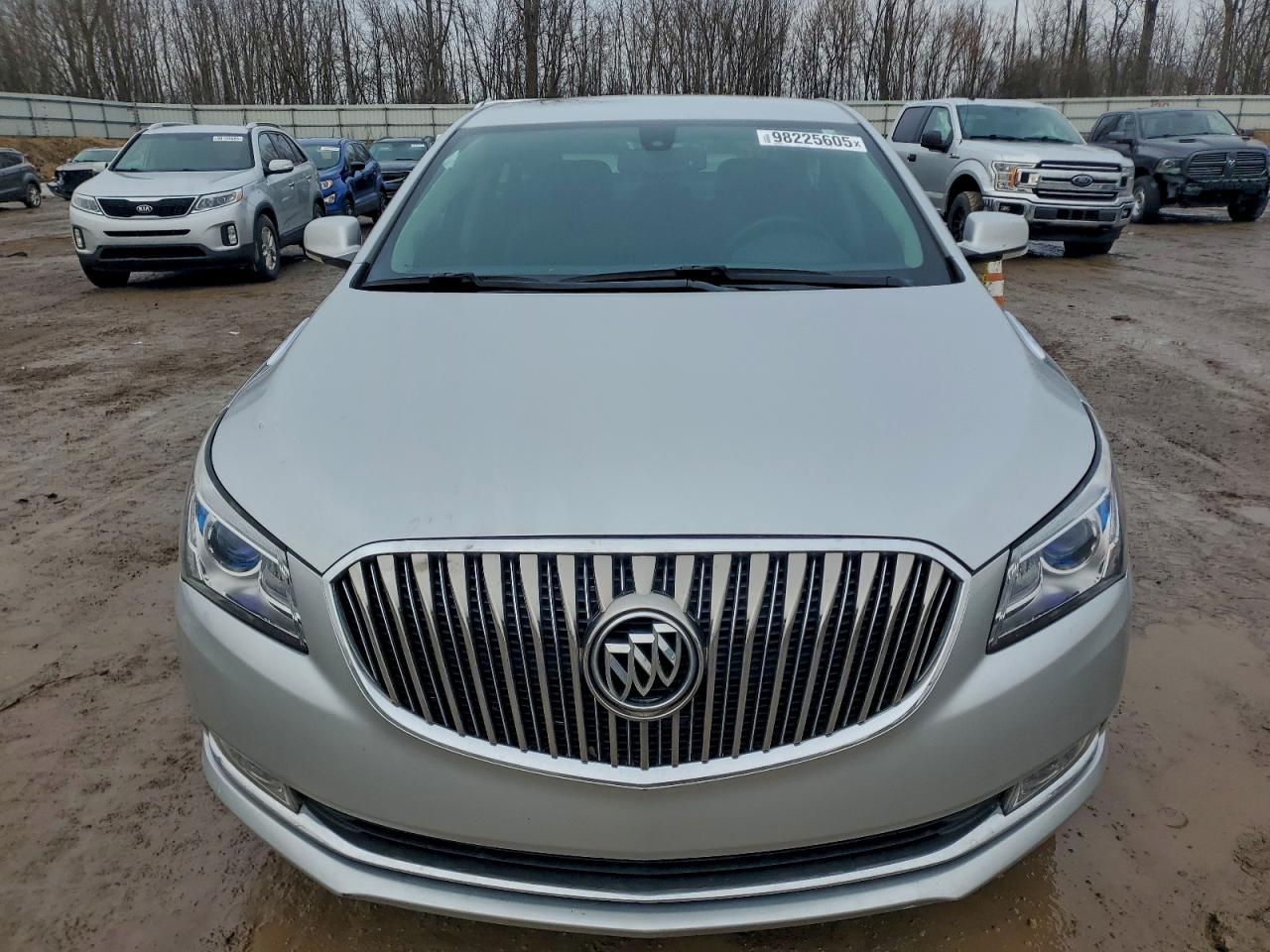 Buick LaCrosse Image 12