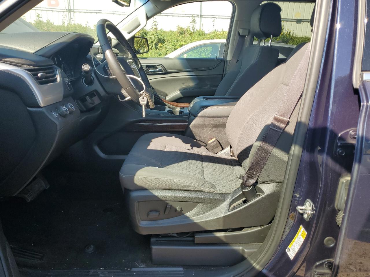 GMC Yukon Sle Image 8