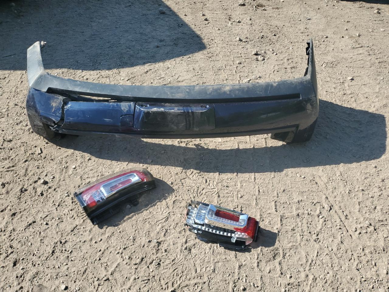 GMC Yukon Sle Image 12