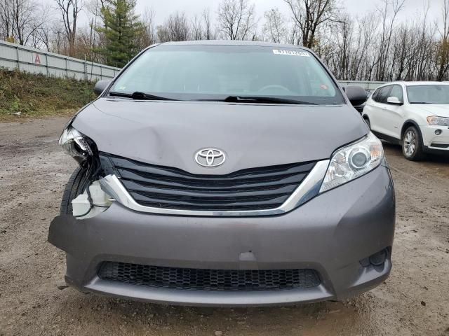 Toyota Sienna Le Image 5