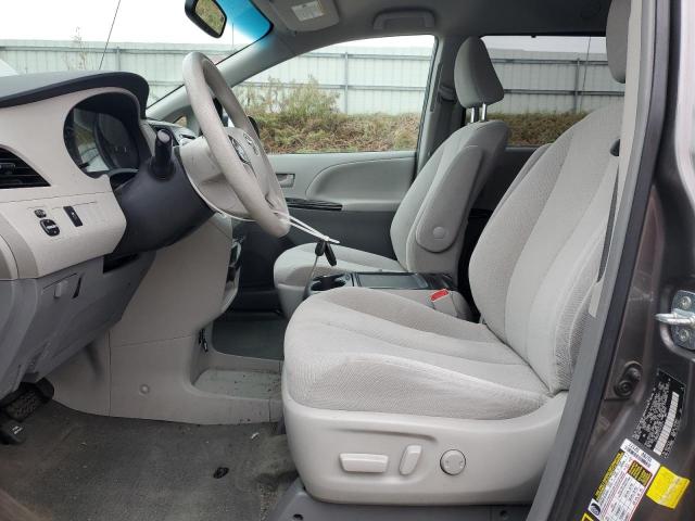 Toyota Sienna Le Image 7