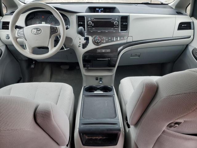 Toyota Sienna Le Image 13