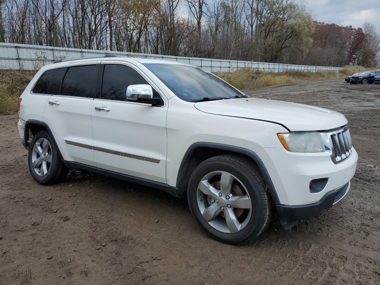 Jeep Grand Cherokee Overland Image 3