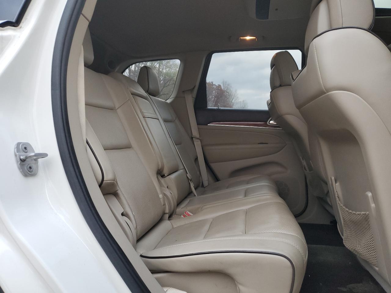 Jeep Grand Cherokee Overland Image 13