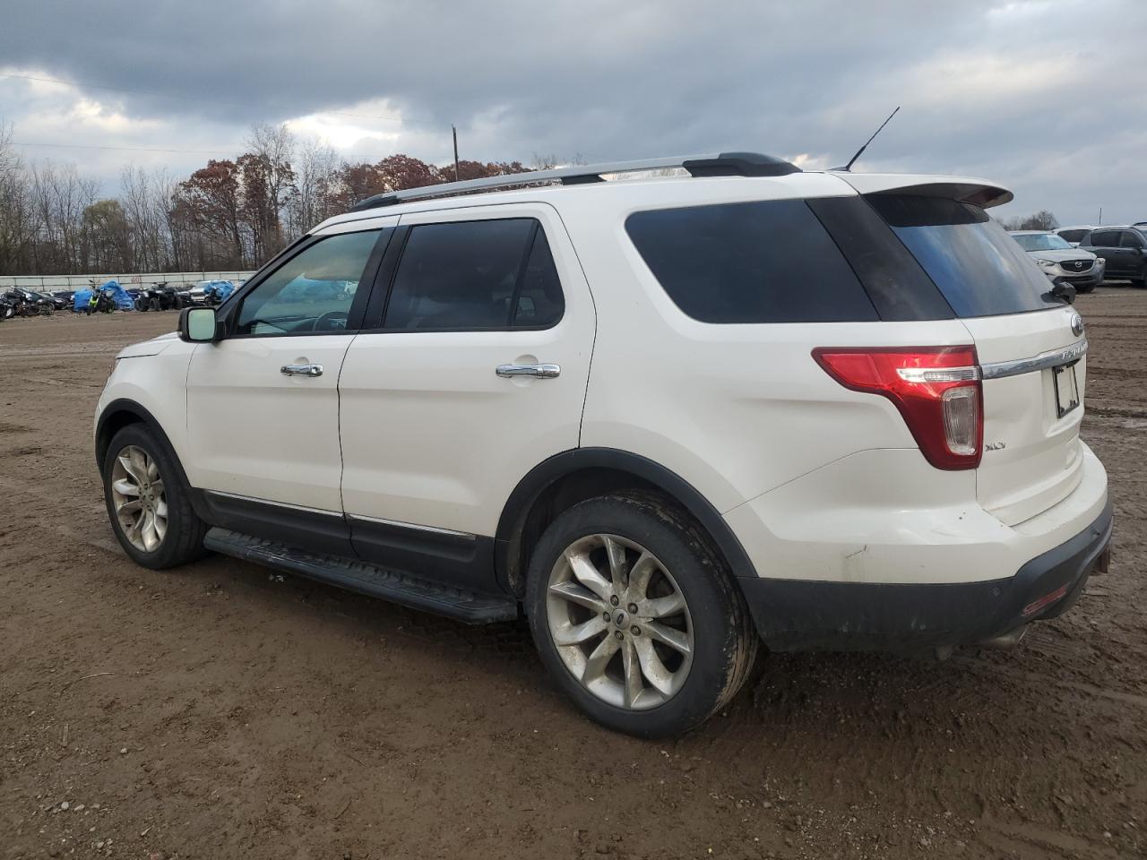 Ford Explorer Xlt Image 2
