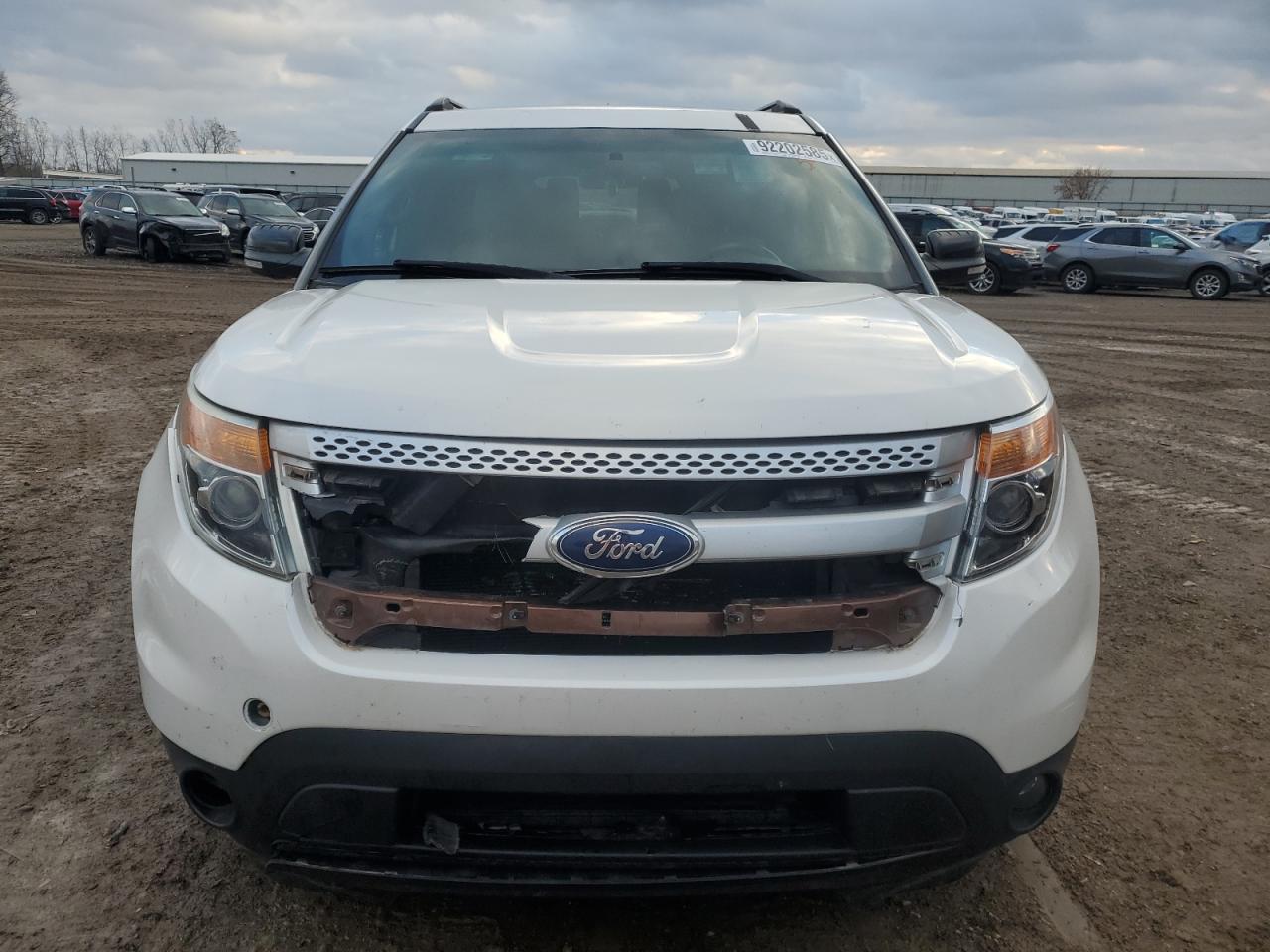 Ford Explorer Xlt Image 5