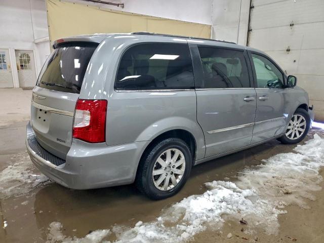 Chrysler Minivan Touring Image 9