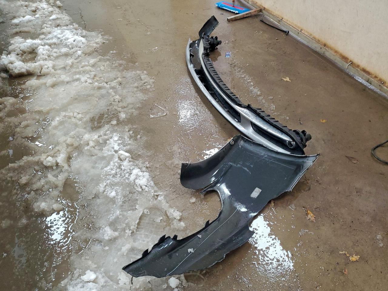 Chrysler Minivan Touring Image 2