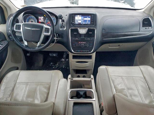 Chrysler Minivan Touring L Image 6