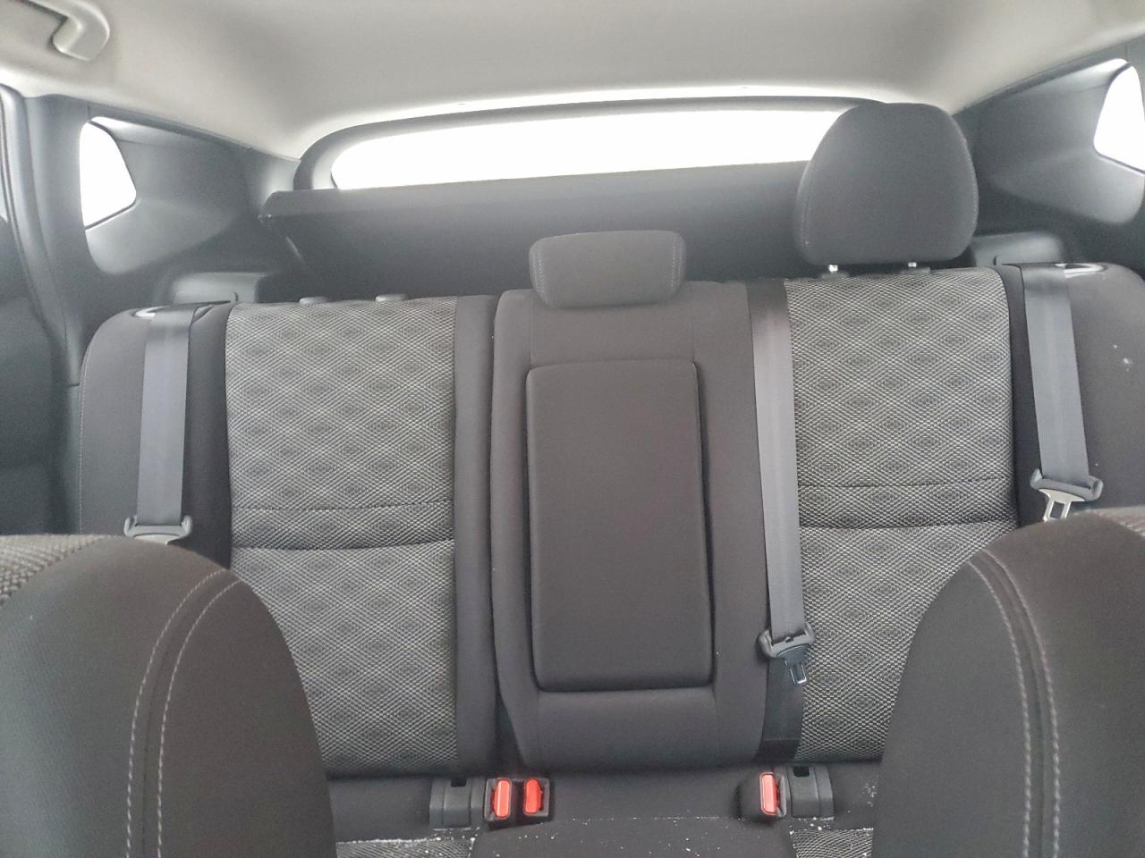 Nissan Rogue S Image 4