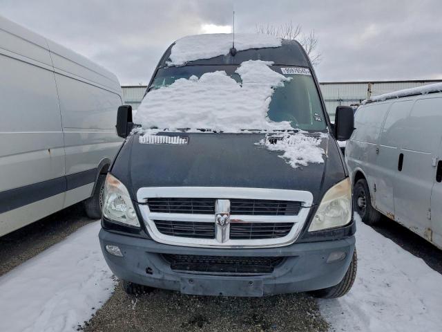 Dodge Sprinter 2500 Image 8