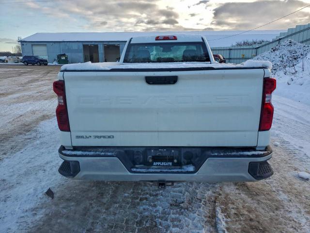 Chevrolet Silverado C1500 Image 12