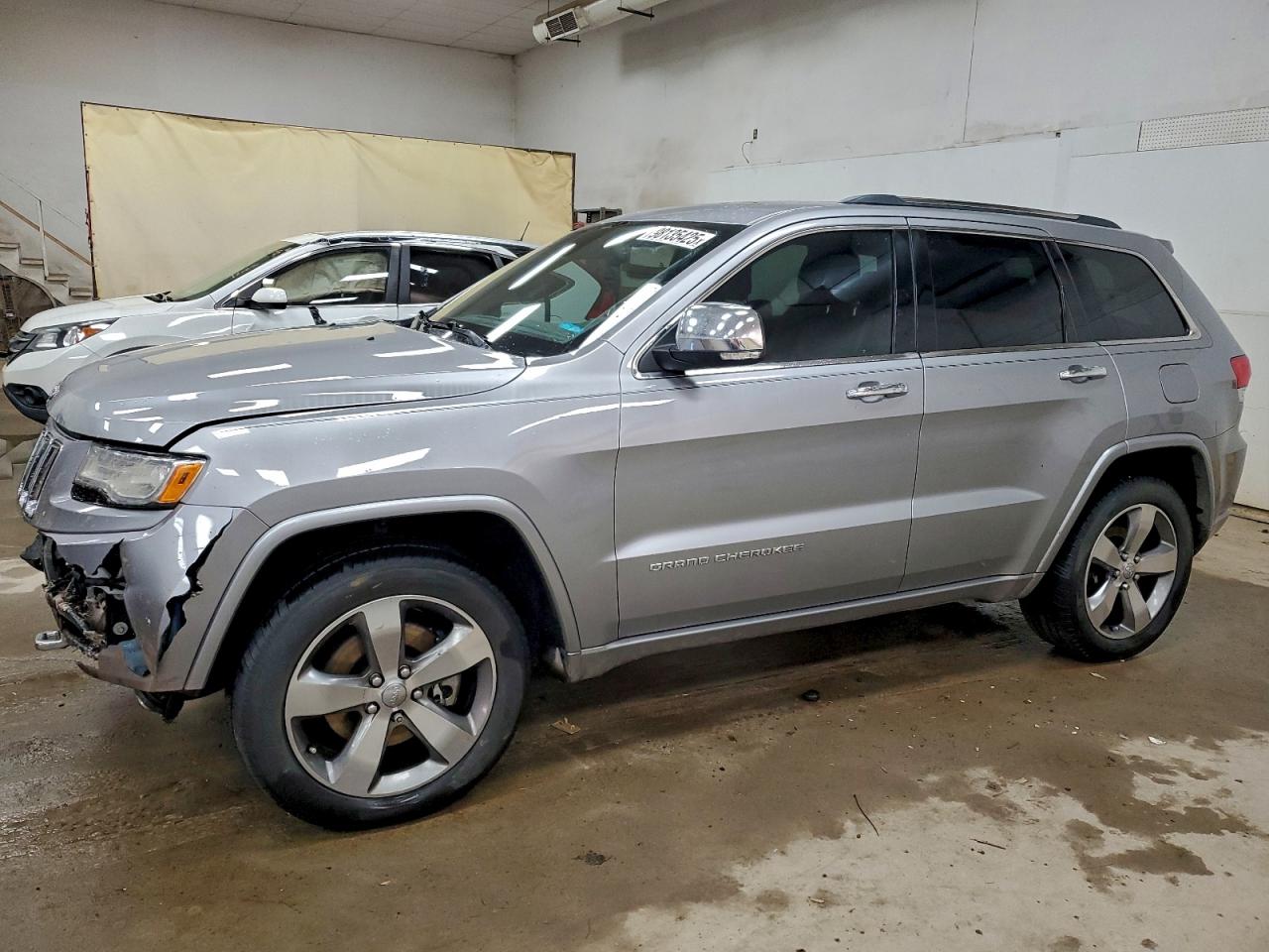 Jeep Grand Cherokee Overland Image 1