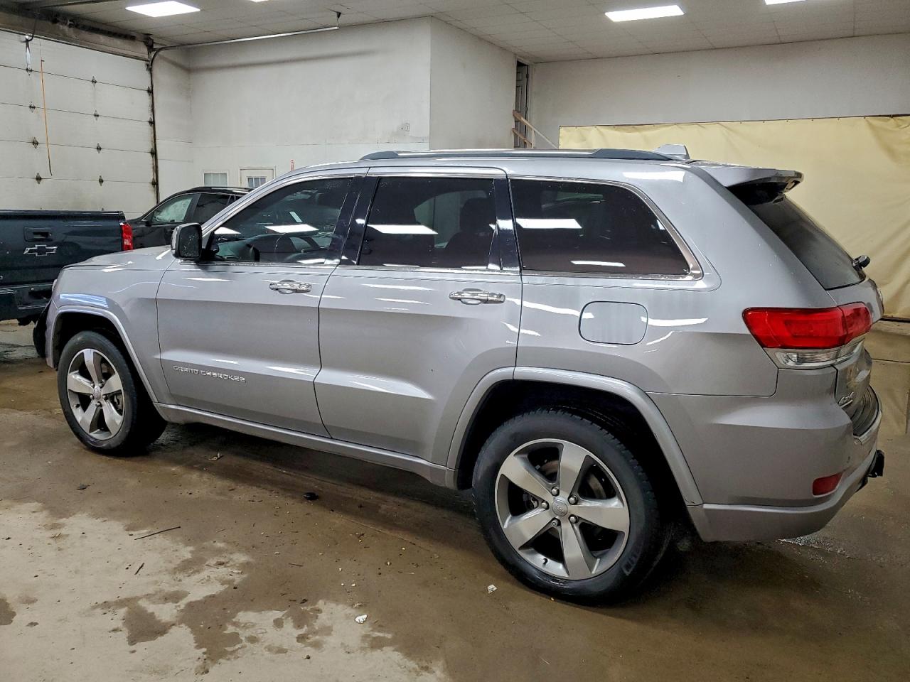 Jeep Grand Cherokee Overland Image 6