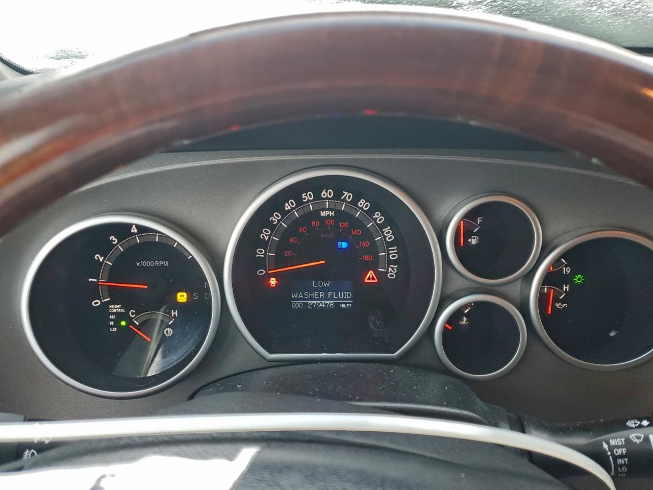 Toyota Sequoia Platinum Image 5